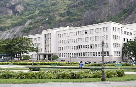 O Instituto Militar de Engenharia - - Exército Brasileiro